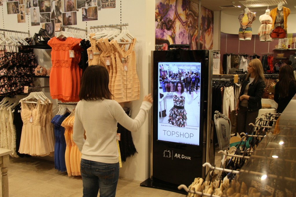 virtual-dressing-room-TopShop