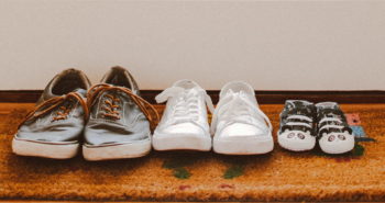 5 λόγοι για να μην μπαίνετε με τα παπούτσια στο σπίτι